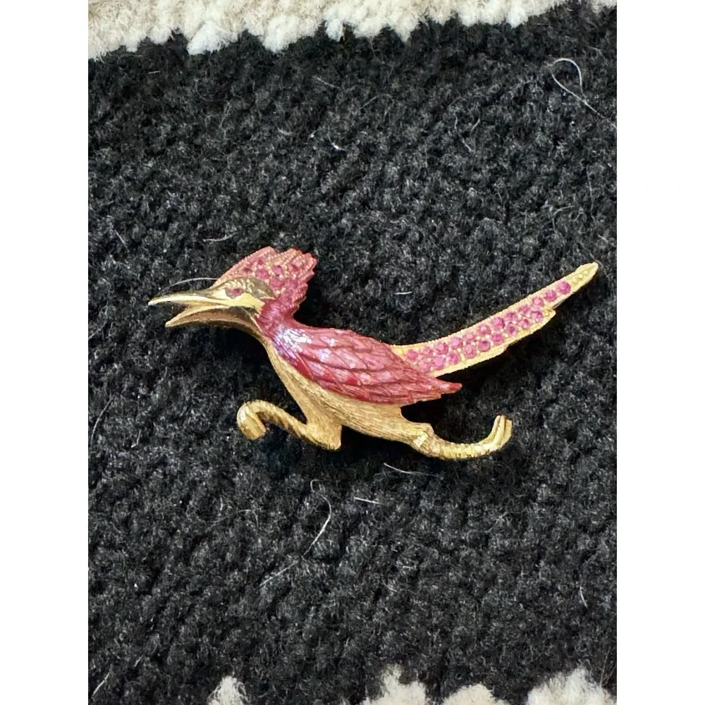 Vintage Signed ULTRA Roadrunner Pink Enamel Figural Pin Brooch Rhinestone‎